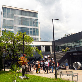 p3933673-copy_280x280_crop_478b24840a