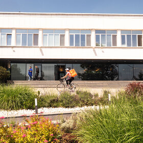 2588958_280x280_crop_478b24840a