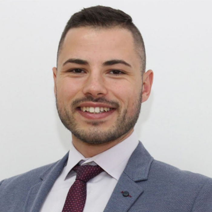 zavurnalite-se-youtube_700x700_crop_478b24840a