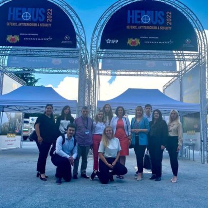 284755693-3114136852131820-2349486323700718909-n_700x700_crop_478b24840a