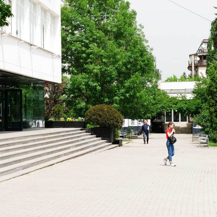 1799834_700x700_crop_478b24840a